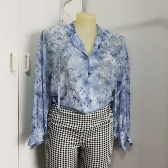 Aus 16 Basque Curve Blue-Grey Abstract Floral Long Sleeve V Neck Blouse - Picture 3 of 16